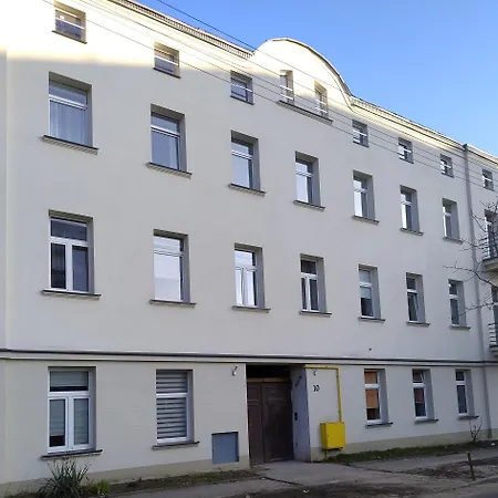 Apartament Kolejowy 1 *